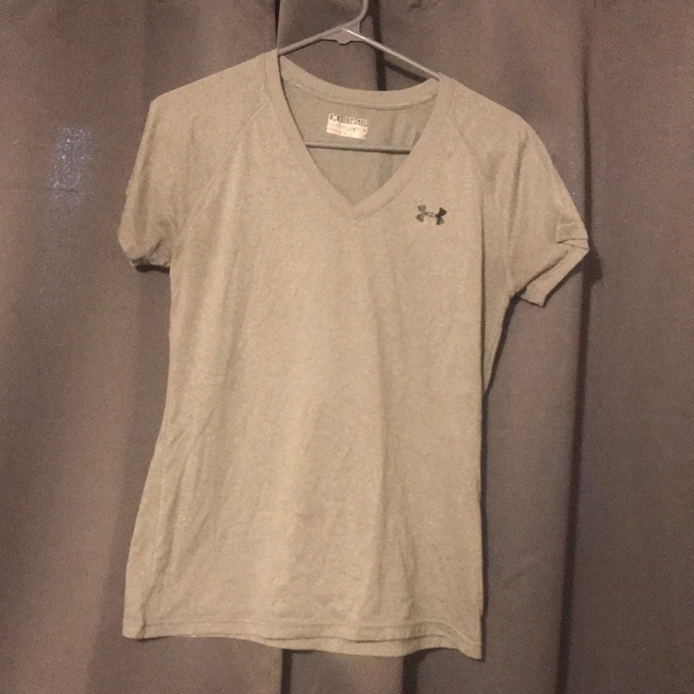Semi fitted heat gear t shirt